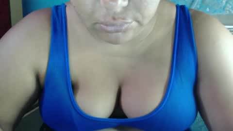 Snapshot of karolbb chatting on 12/02/24, 11:23 karolbb online show from 12/02/24, 11:23