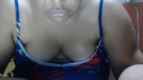 Snapshot of karolbb chatting on 01/13/25, 11:19 karolbb online show from 01/13/25, 11:19