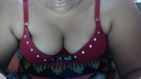 Snapshot of karolbb chatting on 01/15/25, 11:32 karolbb online show from 01/15/25, 11:32