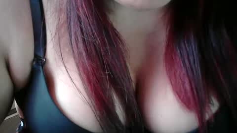 Snapshot of karolbb chatting on 02/22/25, 02:30 karolbb online show from 02/22/25, 02:30