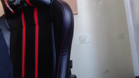 Snapshot of karolhorny96 chatting on 02/19/25, 02:12 Karol  online show from 02/19/25, 02:12