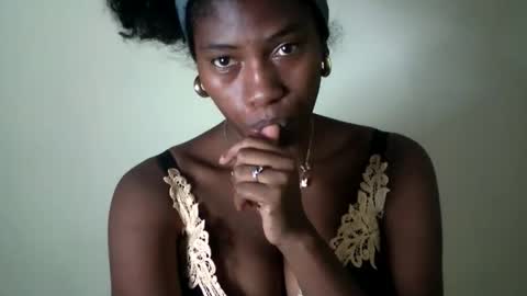 karoliee online show from 04/21/26, 07:28