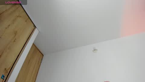 Snapshot of karolina_evans chatting on 09/16/25, 12:17 karolina_evans online show from 09/16/25, 12:17