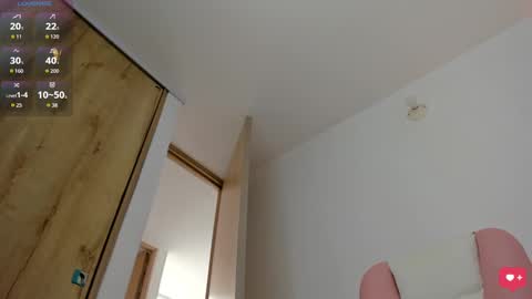 Snapshot of karolina_evans chatting on 10/05/25, 12:25 karolina_evans online show from 10/05/25, 12:25