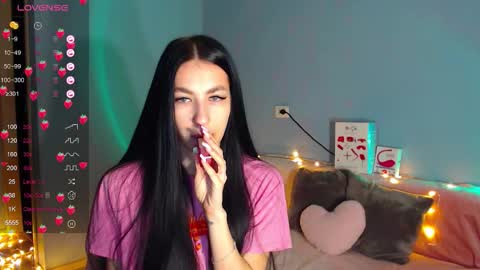 Kira online show from 11/25/25, 02:11