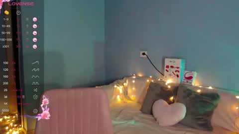 Snapshot of karolina_hottie_ chatting on 07/10/26, 02:16 Kira online show from 07/10/26, 02:16