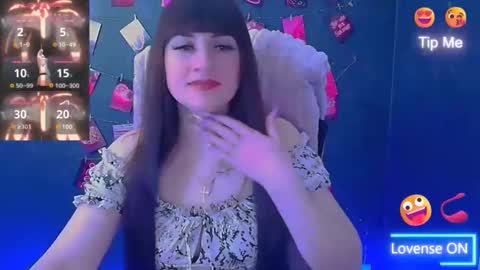 Snapshot of karolina_mia chatting on 04/22/26, 06:27 Caroline online show from 04/22/26, 06:27