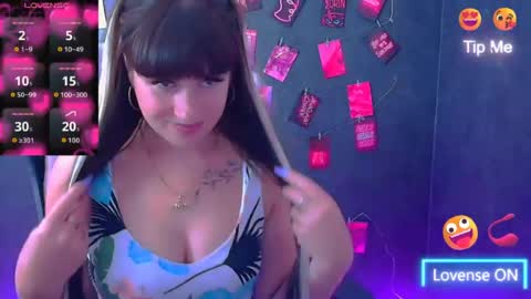 Snapshot of karolina_mia chatting on 06/20/26, 06:05 Caroline online show from 06/20/26, 06:05