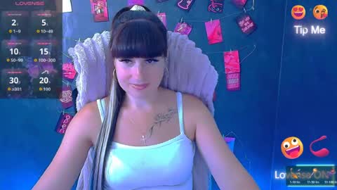 Snapshot of karolina_mia chatting on 08/04/26, 05:54 Caroline online show from 08/04/26, 05:54