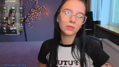 Karolina online show from 06/24/26, 12:04