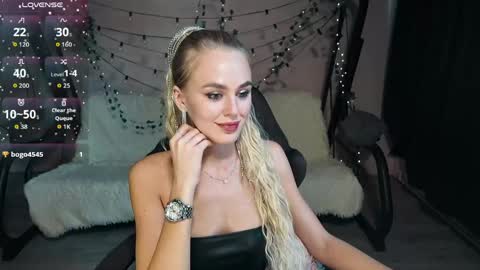 Snapshot of karolinahayes chatting on 04/27/26, 03:21 KarolinaHayes online show from 04/27/26, 03:21