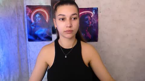 Karolina online show from 10/20/25, 05:41