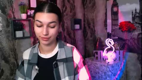 Karolina online show from 10/21/25, 05:19