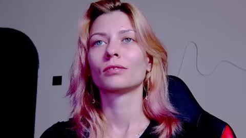 karoline121 online show from 11/03/25, 09:38