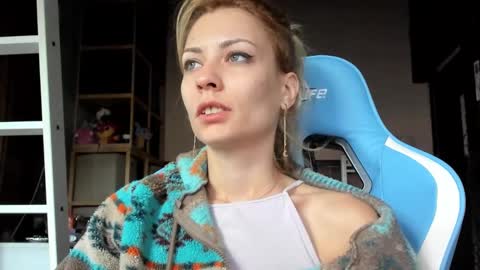 karoline121 online show from 11/12/25, 06:03