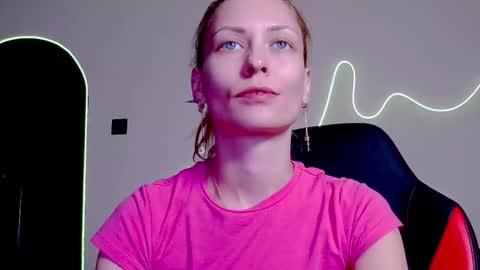 karoline121 online show from 11/21/25, 09:35