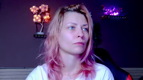 karoline121 online show from 12/01/25, 02:11