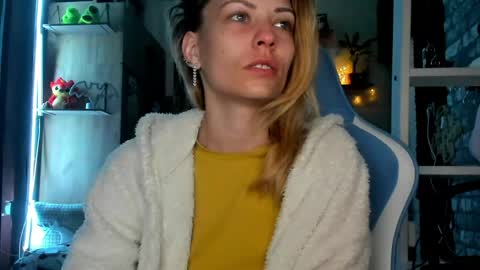 karoline121 online show from 03/18/26, 02:37