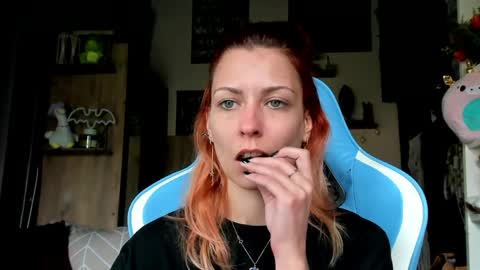 karoline121 online show from 04/29/26, 05:00