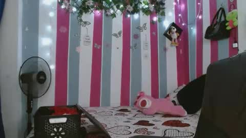 Snapshot of karoline_lovex chatting on 10/21/25, 06:08 karoline_lovex online show from 10/21/25, 06:08