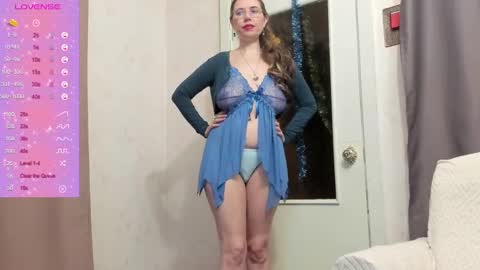 Snapshot of karolinecher chatting on 01/11/25, 01:11 Karoline online show from 01/11/25, 01:11
