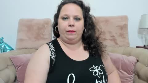 Snapshot of karolinejoyy chatting on 01/11/25, 11:35 KarolineJoyy online show from 01/11/25, 11:35