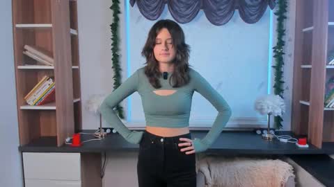 Mia online show from 03/03/26, 11:16