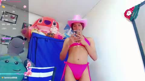 Snapshot of karoll_scoott chatting on 01/16/25, 10:55 karol online show from 01/16/25, 10:55