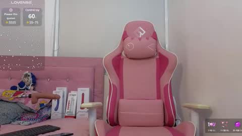 Snapshot of karollhorny chatting on 02/23/25, 08:22 Karol online show from 02/23/25, 08:22