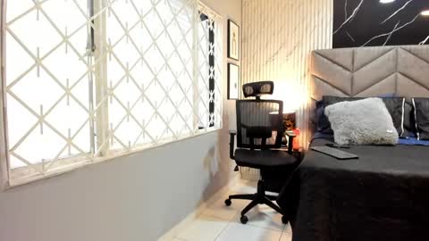 My name is  Miss Karol online show from 05/05/26, 11:29