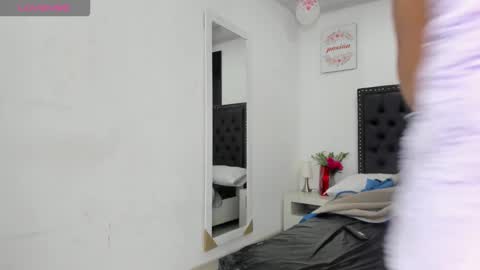 Snapshot of karolperes chatting on 09/14/25, 03:00 Karol online show from 09/14/25, 03:00