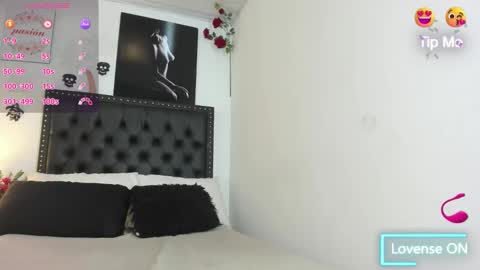 Snapshot of karolperes chatting on 10/18/25, 07:14 Karol online show from 10/18/25, 07:14