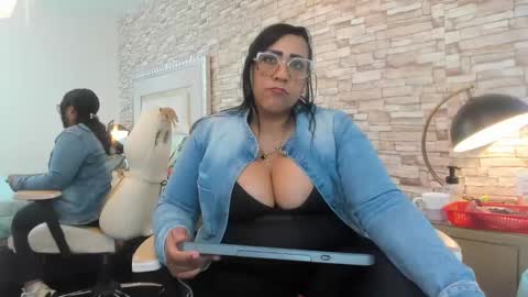Snapshot of karolwestt chatting on 10/07/25, 04:04 karolwestt online show from 10/07/25, 04:04