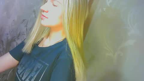 Caroline Fox online show from 09/13/25, 08:25