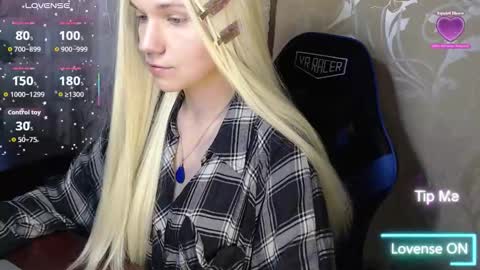 Snapshot of karolynafox chatting on 03/11/26, 11:05 Caroline Fox online show from 03/11/26, 11:05