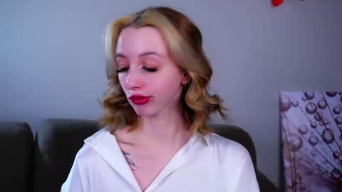 Snapshot of karonberkman chatting on 02/23/26, 12:02 Angel online show from 02/23/26, 12:02