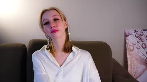 Snapshot of karonberkman chatting on 02/27/26, 12:49 Angel online show from 02/27/26, 12:49