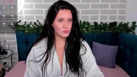 Snapshot of kassandra__grey chatting on 12/15/25, 01:10 Kassandra 3 online show from 12/15/25, 01:10