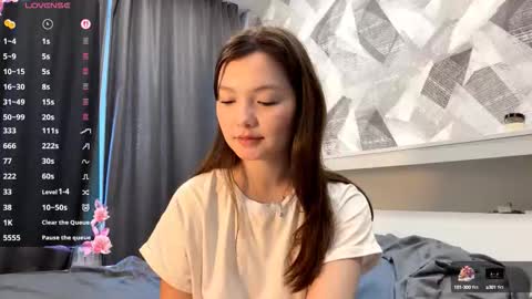Snapshot of kassandrataulbee chatting on 10/12/25, 01:21 Kira online show from 10/12/25, 01:21