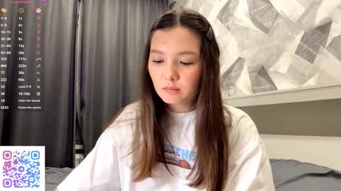 Snapshot of kassandrataulbee chatting on 10/13/25, 07:14 Kira online show from 10/13/25, 07:14