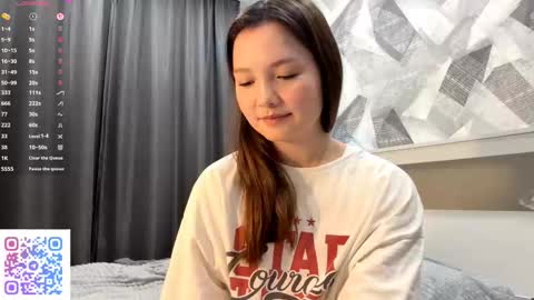 Snapshot of kassandrataulbee chatting on 10/17/25, 08:11 Kira online show from 10/17/25, 08:11