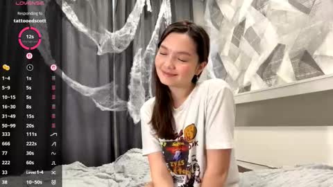 Kira online show from 11/02/25, 09:22