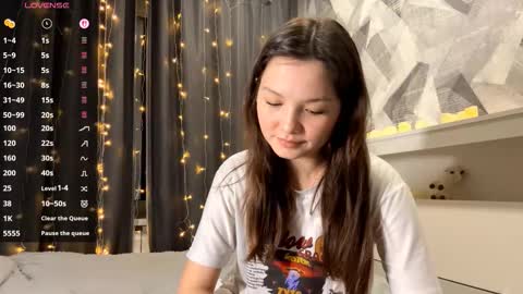 Kira online show from 11/29/25, 06:22