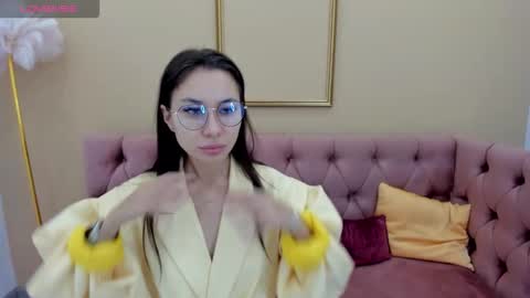 kat__cat online show from 11/22/25, 01:37