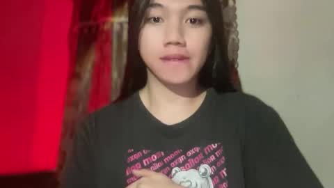 Snapshot of kat_hollandx chatting on 12/19/25, 05:20 Majesty online show from 12/19/25, 05:20