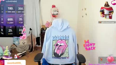 Snapshot of kat_ly_chan chatting on 12/17/24, 12:01 Kat       online show from 12/17/24, 12:01