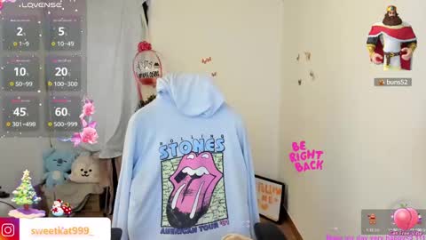 Snapshot of kat_ly_chan chatting on 12/25/24, 07:13 Kat       online show from 12/25/24, 07:13