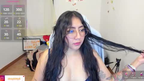 Snapshot of kat_ly_chan chatting on 10/05/25, 02:26 Kat       online show from 10/05/25, 02:26