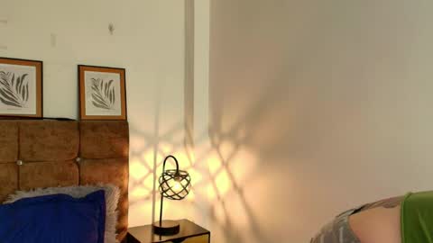 kat paradisse online show from 04/05/26, 11:40