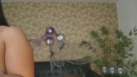 Snapshot of kat_spixy chatting on 10/21/25, 01:01 Kat online show from 10/21/25, 01:01
